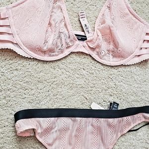 NWT - VS Bra